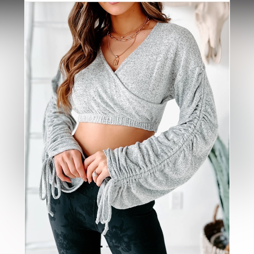 Womens size small Ruched Sleeve Crop Top (Heather Grey) grey longsleeve